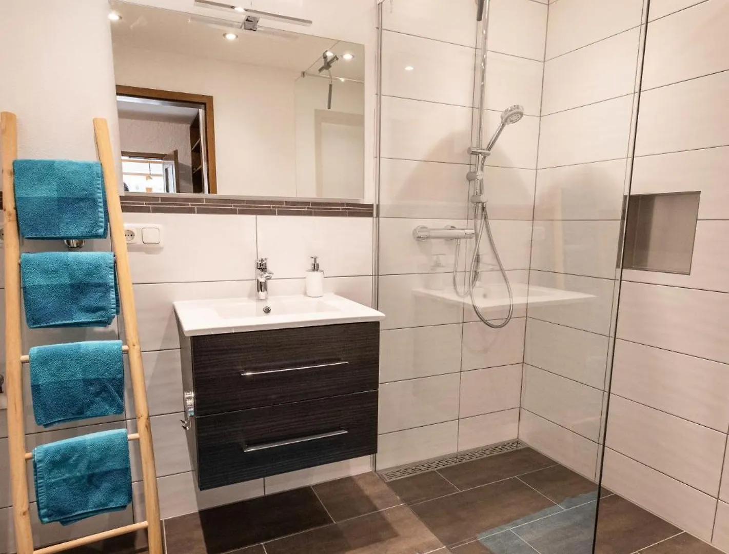 Neu! Sonnige Terrassen-Ferienwohnung In Den Bergen Bad Hindelang Apartment