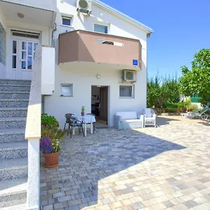 https://apartment-nena-krk-island.primorje-gorskikotar.com