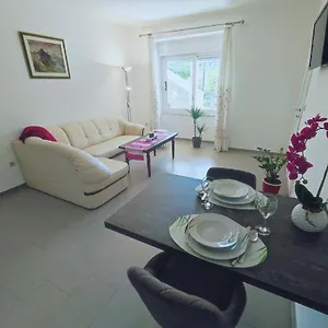 https://lina-at-the-best.primorje-gorskikotar.com