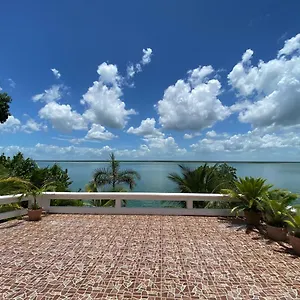 https://casa-pescador-bacalar.quintano-roohotels.com